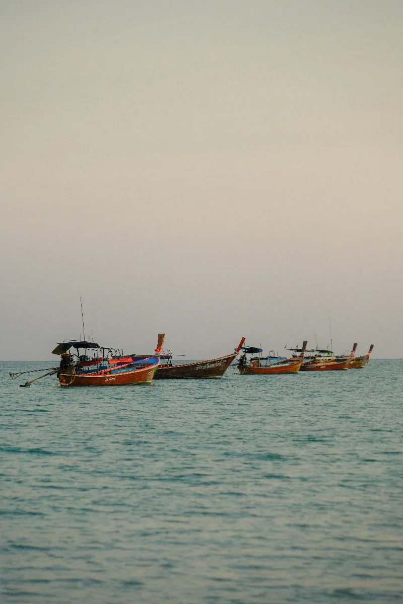 Tail boats